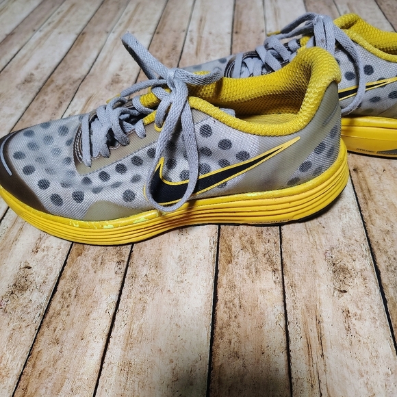 Nike Gray and Yellow Sneakers - Picture 5 of 6